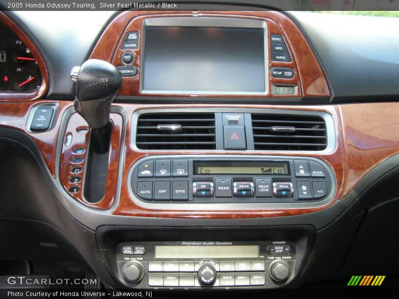 Silver Pearl Metallic / Black 2005 Honda Odyssey Touring
