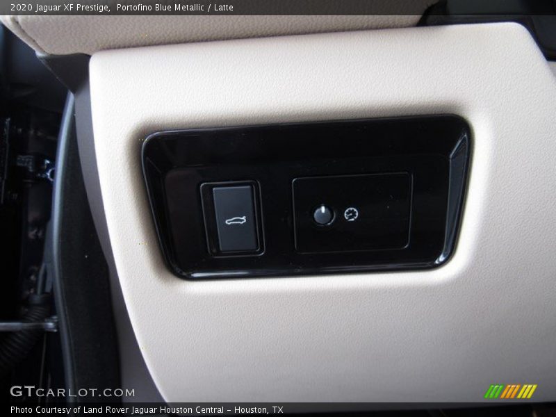 Portofino Blue Metallic / Latte 2020 Jaguar XF Prestige