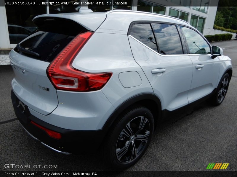 Glacier Silver Metallic / Charcoal 2020 Volvo XC40 T5 Inscription AWD