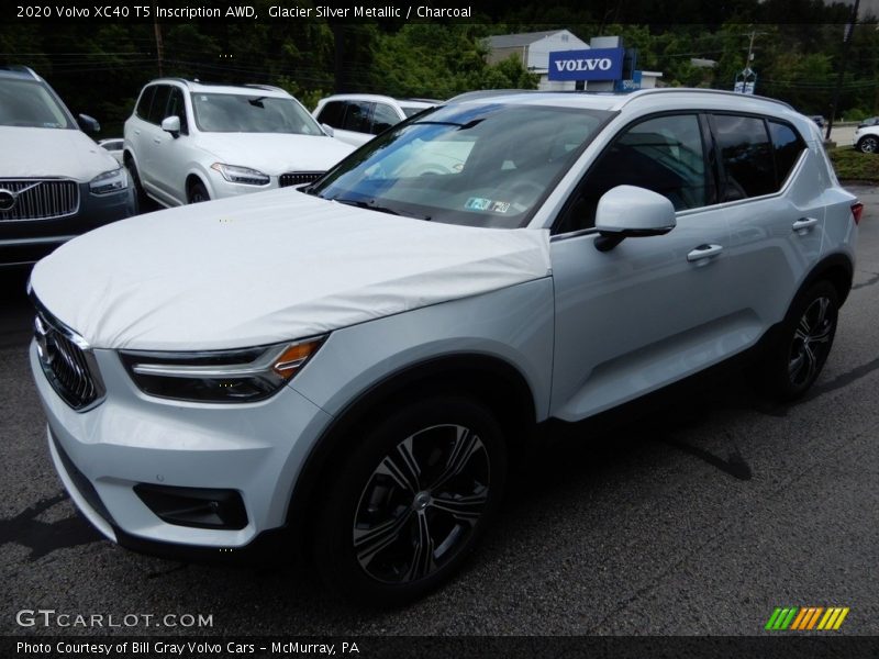 Glacier Silver Metallic / Charcoal 2020 Volvo XC40 T5 Inscription AWD