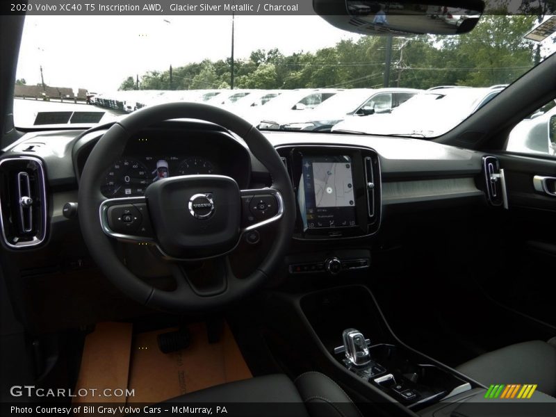 Dashboard of 2020 XC40 T5 Inscription AWD