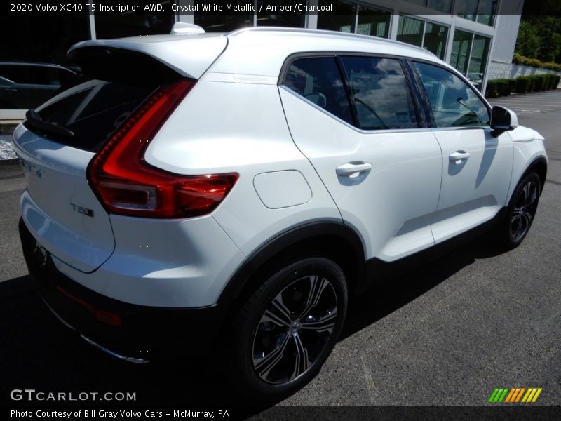 Crystal White Metallic / Amber/Charcoal 2020 Volvo XC40 T5 Inscription AWD