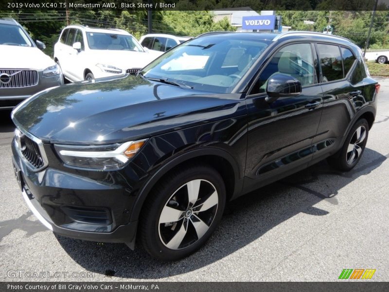 Black Stone / Blond 2019 Volvo XC40 T5 Momentum AWD