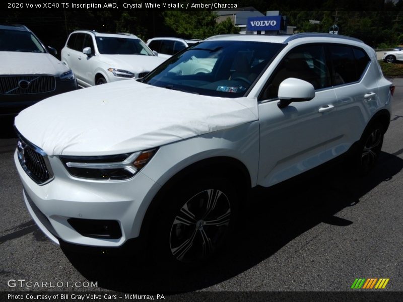 Crystal White Metallic / Amber/Charcoal 2020 Volvo XC40 T5 Inscription AWD