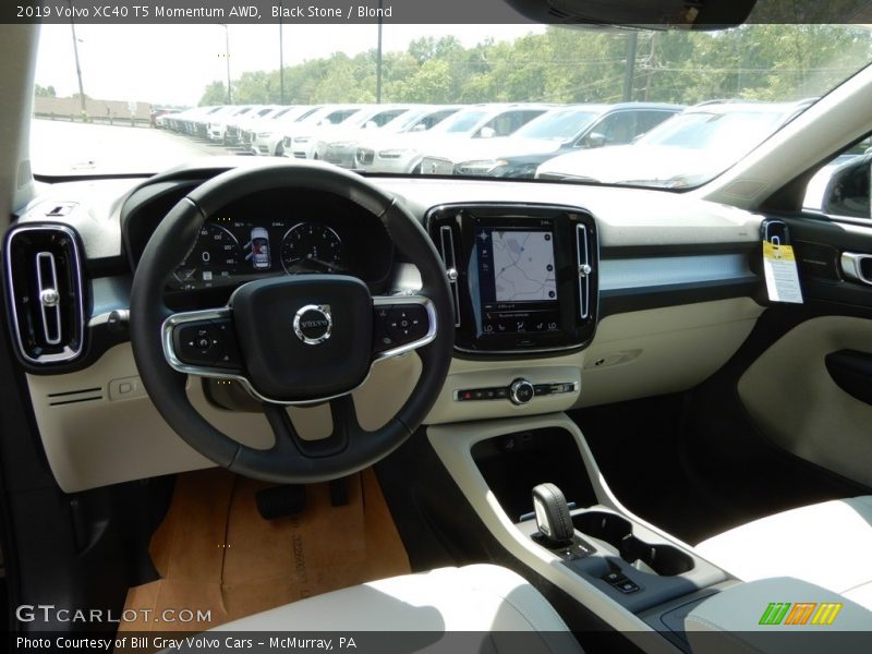 Black Stone / Blond 2019 Volvo XC40 T5 Momentum AWD