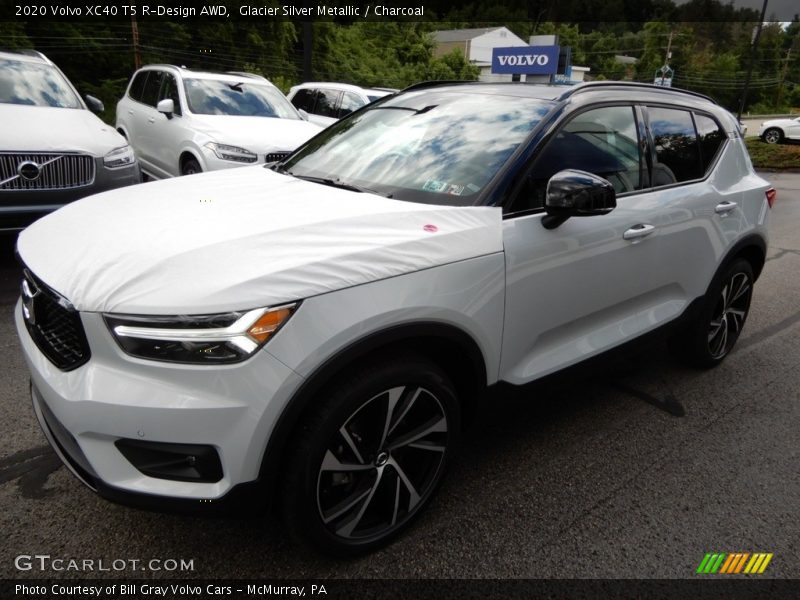 Glacier Silver Metallic / Charcoal 2020 Volvo XC40 T5 R-Design AWD