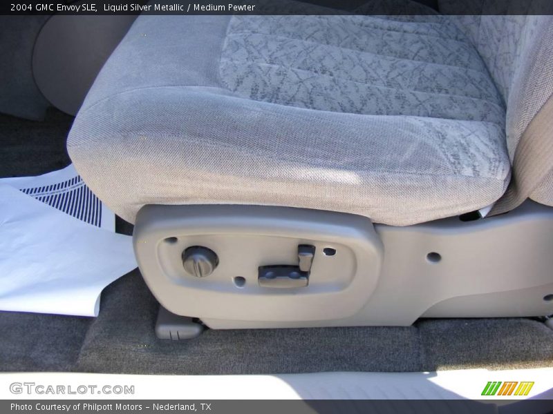 Liquid Silver Metallic / Medium Pewter 2004 GMC Envoy SLE