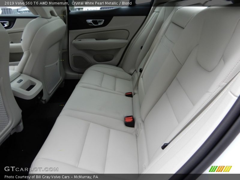 Rear Seat of 2019 S60 T6 AWD Momentum