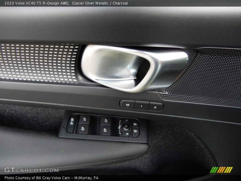 Glacier Silver Metallic / Charcoal 2020 Volvo XC40 T5 R-Design AWD