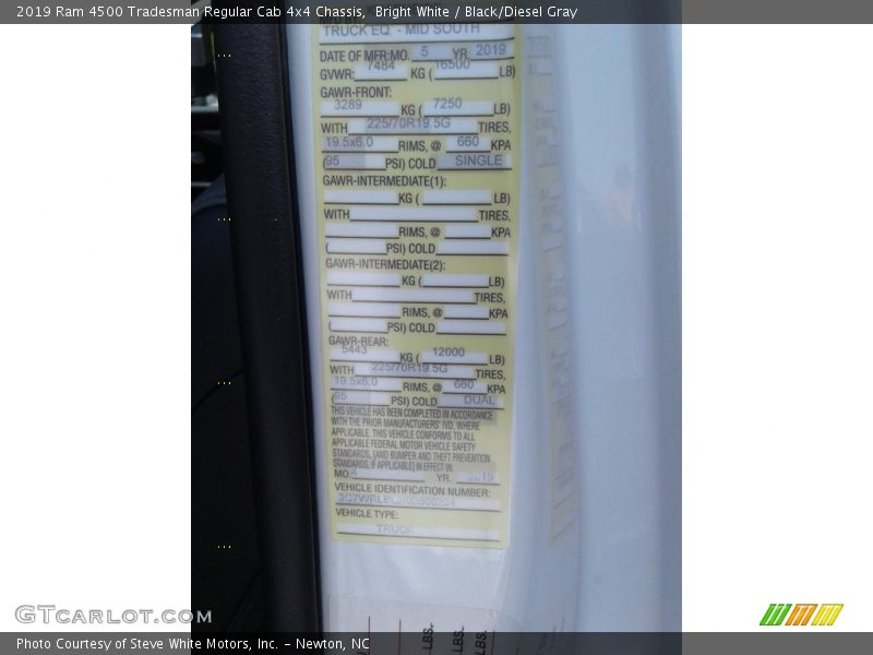 Bright White / Black/Diesel Gray 2019 Ram 4500 Tradesman Regular Cab 4x4 Chassis