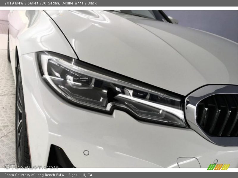 Alpine White / Black 2019 BMW 3 Series 330i Sedan