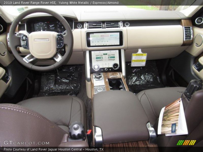 Yulong White Metallic / Espresso/Almond 2019 Land Rover Range Rover HSE