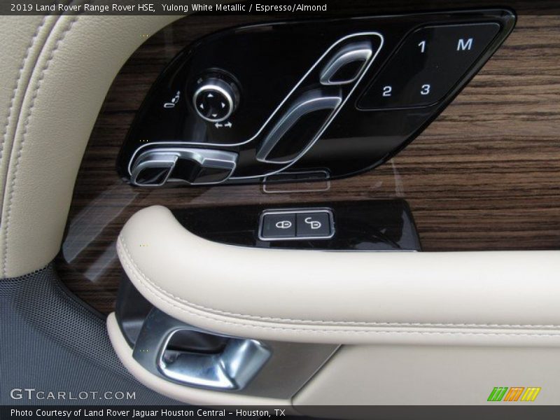 Yulong White Metallic / Espresso/Almond 2019 Land Rover Range Rover HSE