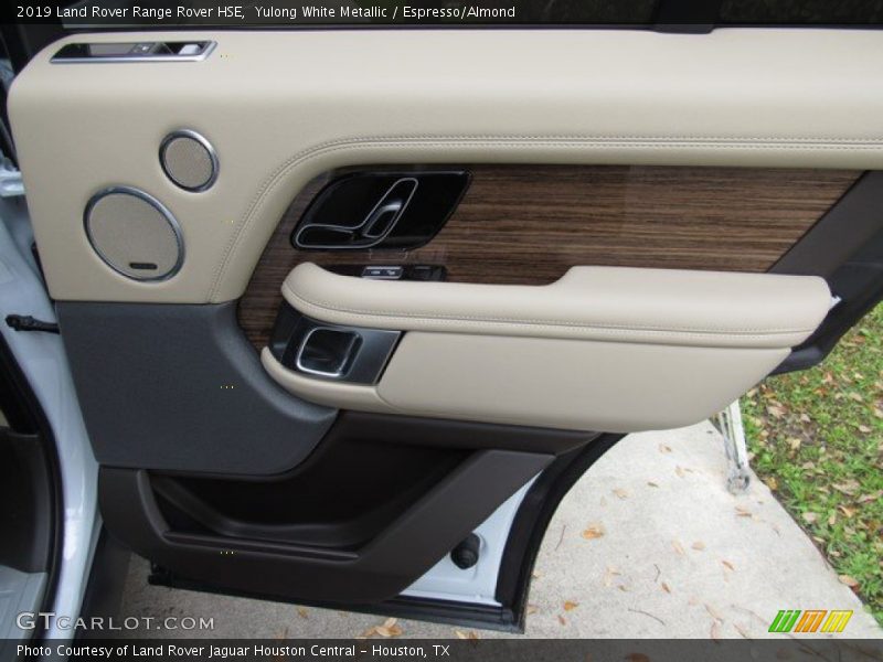 Yulong White Metallic / Espresso/Almond 2019 Land Rover Range Rover HSE