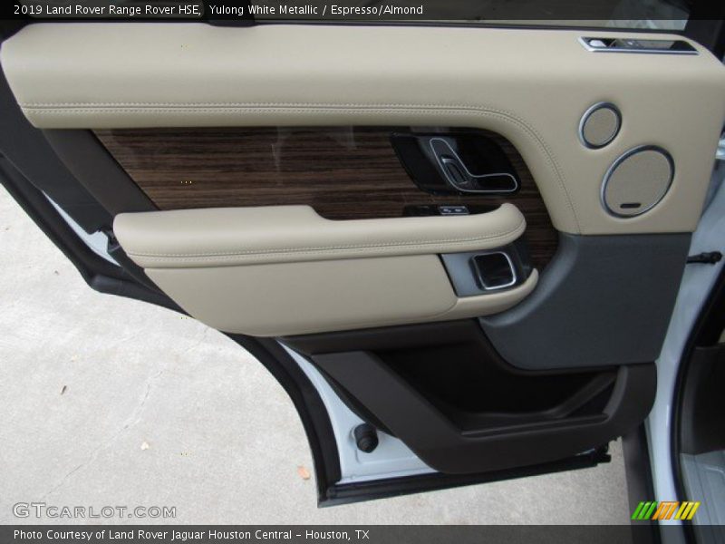 Yulong White Metallic / Espresso/Almond 2019 Land Rover Range Rover HSE