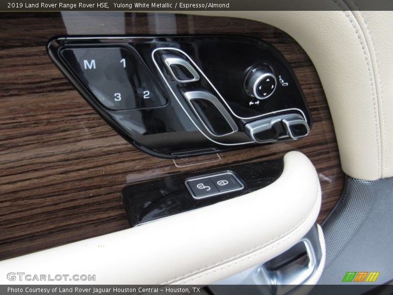 Yulong White Metallic / Espresso/Almond 2019 Land Rover Range Rover HSE