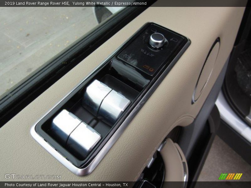 Yulong White Metallic / Espresso/Almond 2019 Land Rover Range Rover HSE