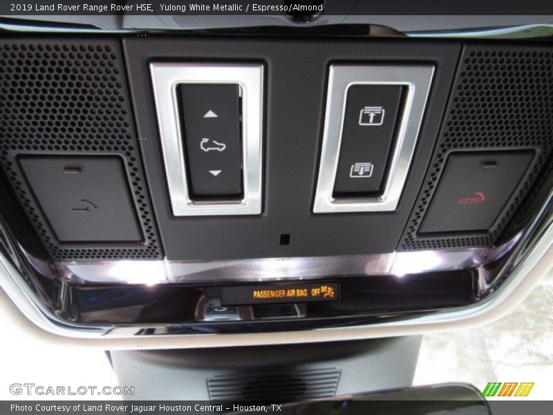Yulong White Metallic / Espresso/Almond 2019 Land Rover Range Rover HSE