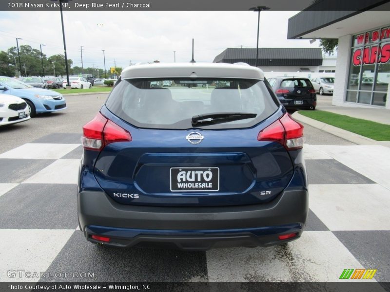 Deep Blue Pearl / Charcoal 2018 Nissan Kicks SR