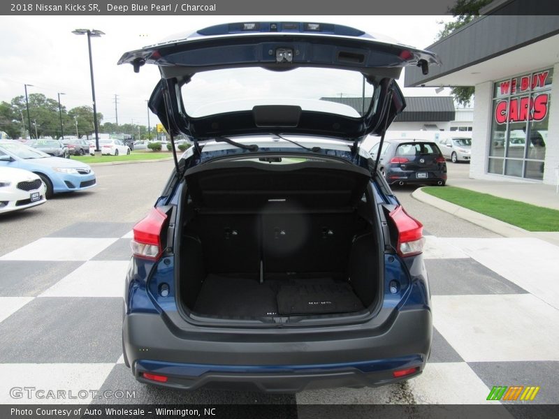 Deep Blue Pearl / Charcoal 2018 Nissan Kicks SR