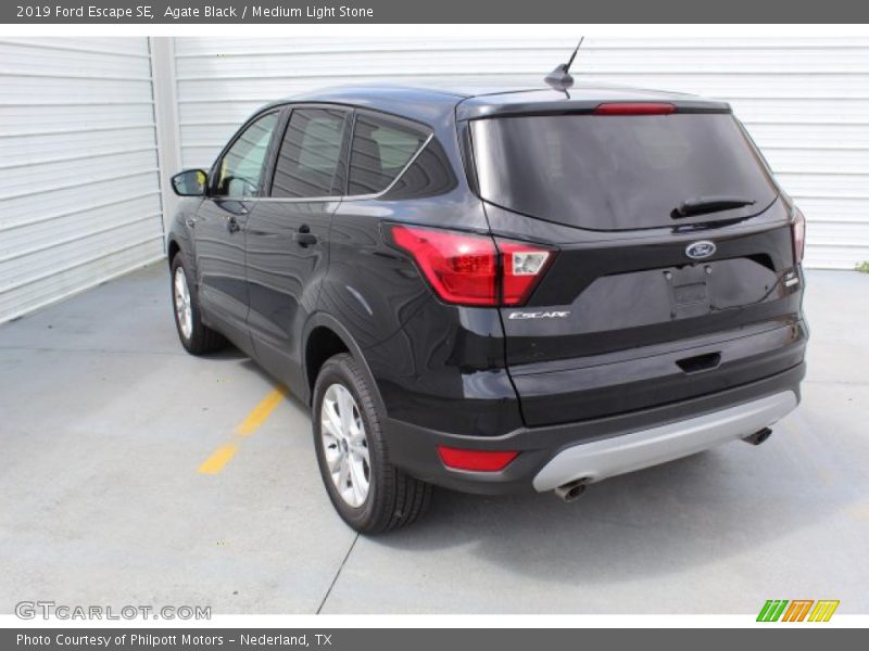 Agate Black / Medium Light Stone 2019 Ford Escape SE