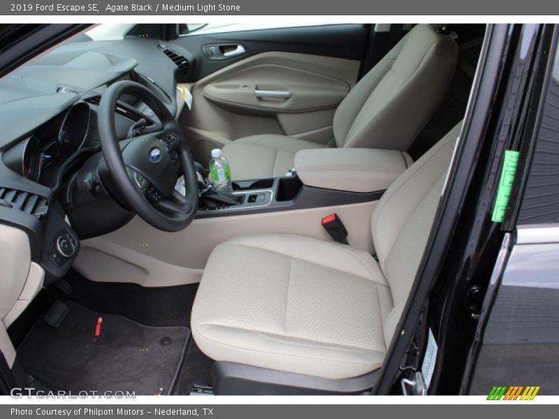 Agate Black / Medium Light Stone 2019 Ford Escape SE