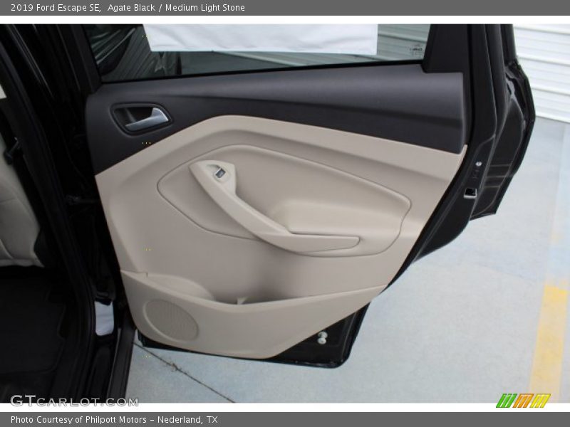 Agate Black / Medium Light Stone 2019 Ford Escape SE