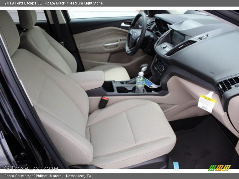 Agate Black / Medium Light Stone 2019 Ford Escape SE