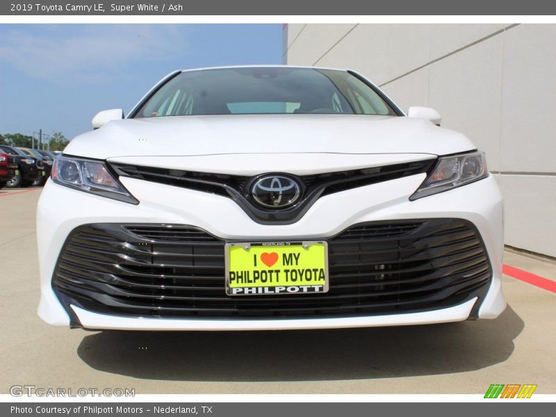 Super White / Ash 2019 Toyota Camry LE