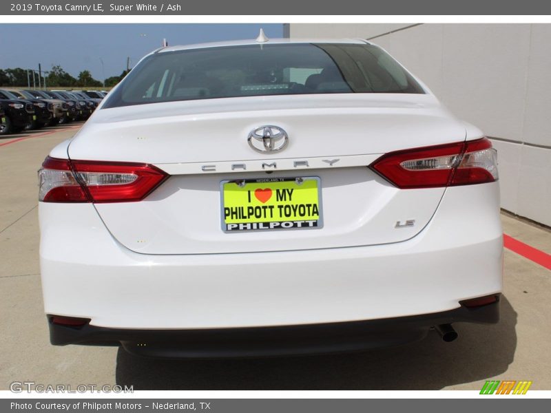 Super White / Ash 2019 Toyota Camry LE