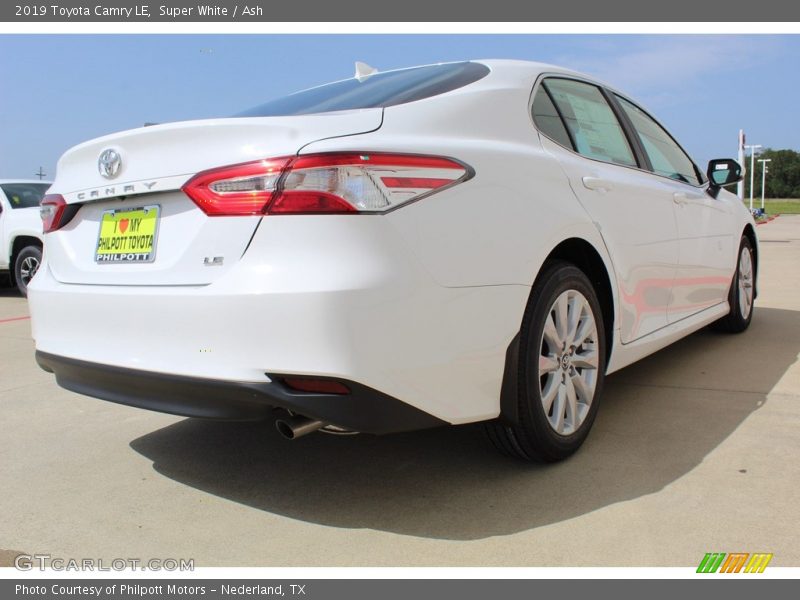 Super White / Ash 2019 Toyota Camry LE