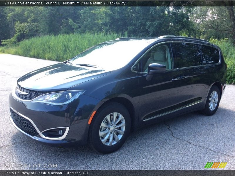 Maximum Steel Metallic / Black/Alloy 2019 Chrysler Pacifica Touring L