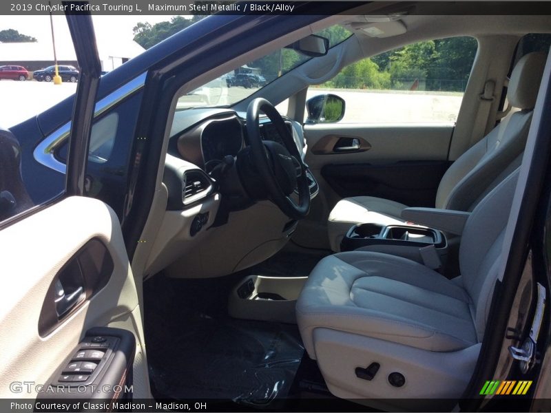 Maximum Steel Metallic / Black/Alloy 2019 Chrysler Pacifica Touring L