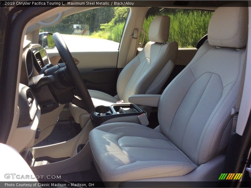 Maximum Steel Metallic / Black/Alloy 2019 Chrysler Pacifica Touring L