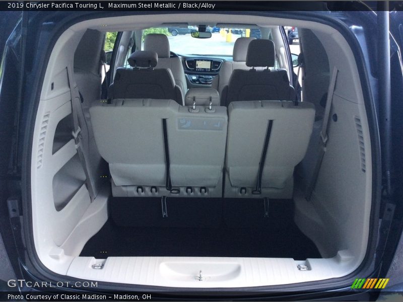 Maximum Steel Metallic / Black/Alloy 2019 Chrysler Pacifica Touring L