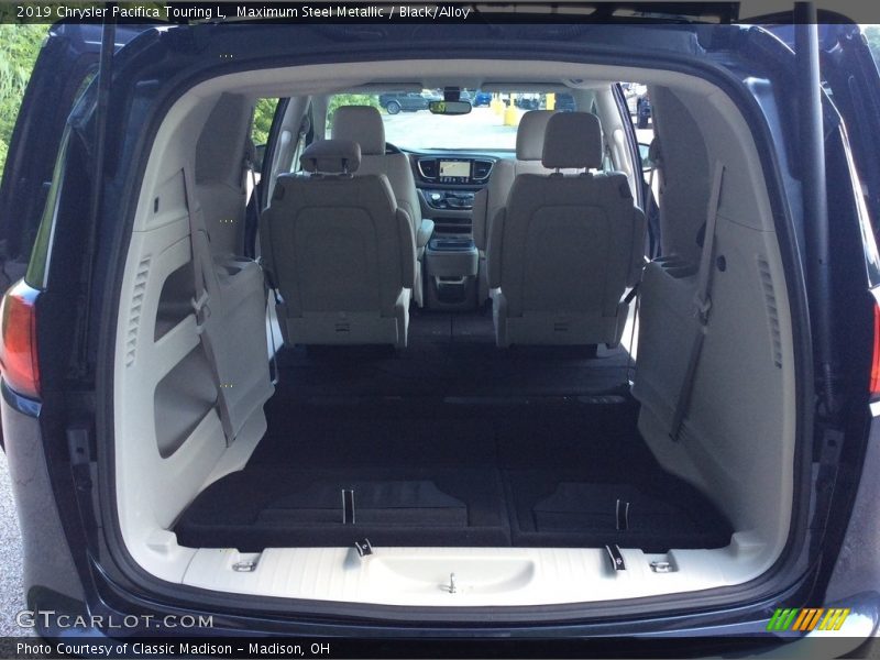 Maximum Steel Metallic / Black/Alloy 2019 Chrysler Pacifica Touring L
