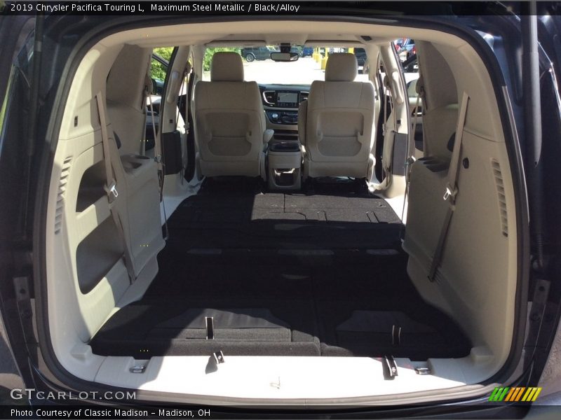 Maximum Steel Metallic / Black/Alloy 2019 Chrysler Pacifica Touring L