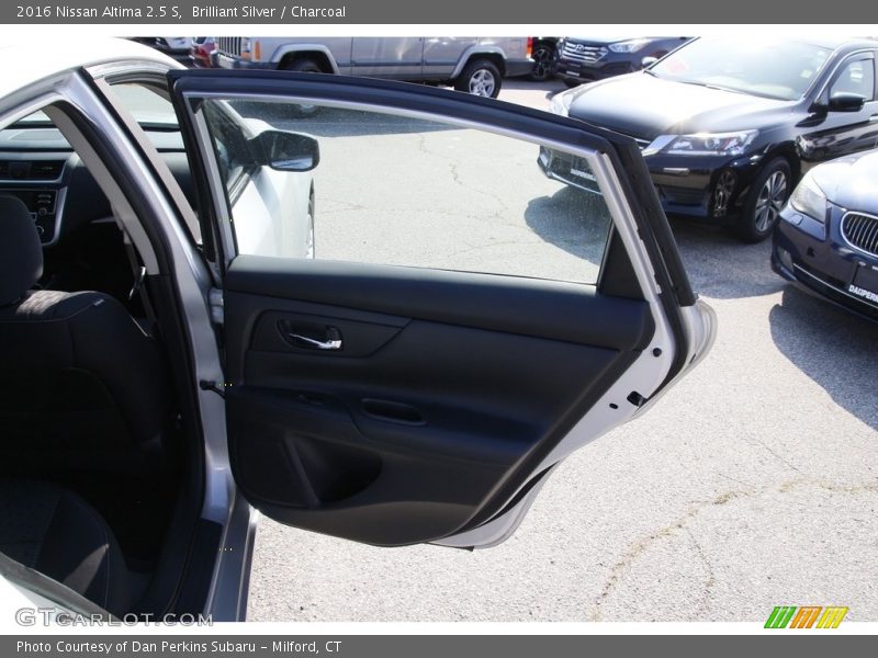 Brilliant Silver / Charcoal 2016 Nissan Altima 2.5 S