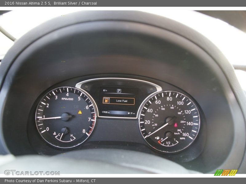 Brilliant Silver / Charcoal 2016 Nissan Altima 2.5 S