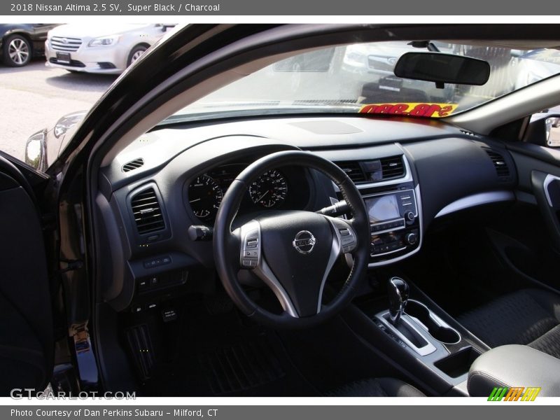 Super Black / Charcoal 2018 Nissan Altima 2.5 SV