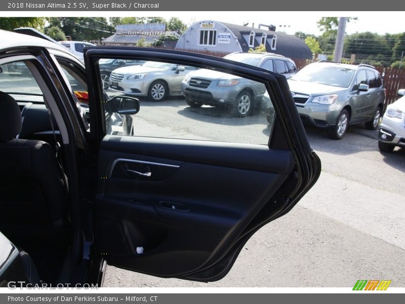 Super Black / Charcoal 2018 Nissan Altima 2.5 SV