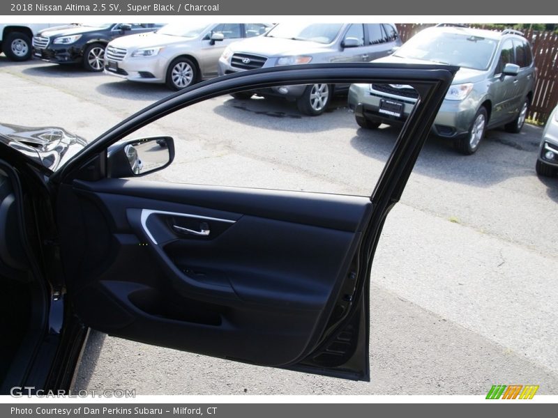 Super Black / Charcoal 2018 Nissan Altima 2.5 SV