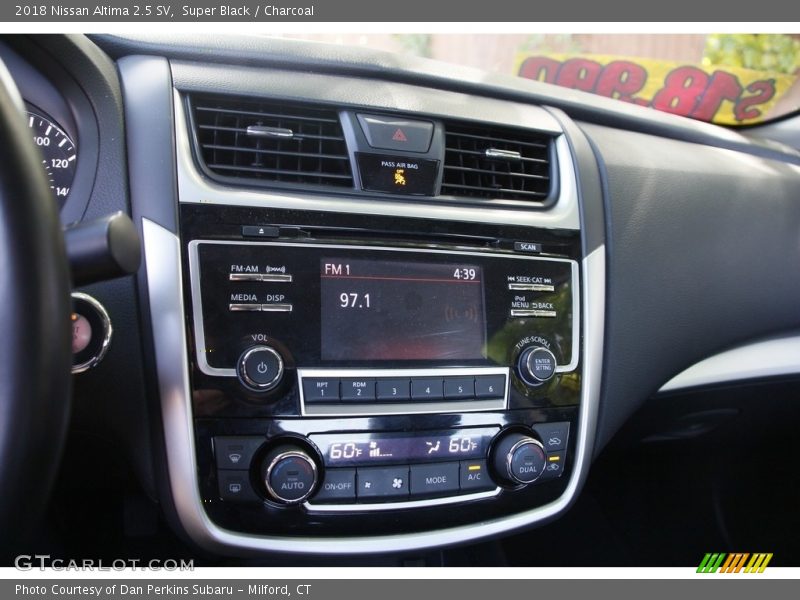 Super Black / Charcoal 2018 Nissan Altima 2.5 SV