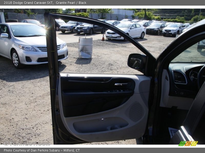 Granite Pearl / Black 2018 Dodge Grand Caravan SXT