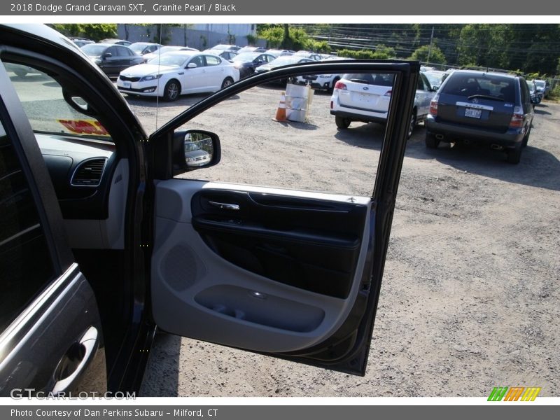 Granite Pearl / Black 2018 Dodge Grand Caravan SXT