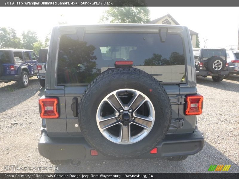 Sting-Gray / Black 2019 Jeep Wrangler Unlimited Sahara 4x4