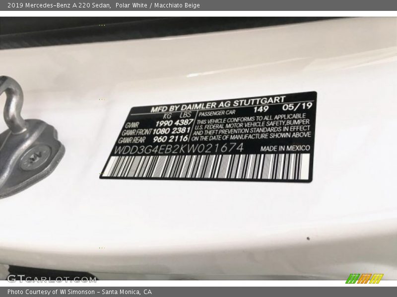 Polar White / Macchiato Beige 2019 Mercedes-Benz A 220 Sedan