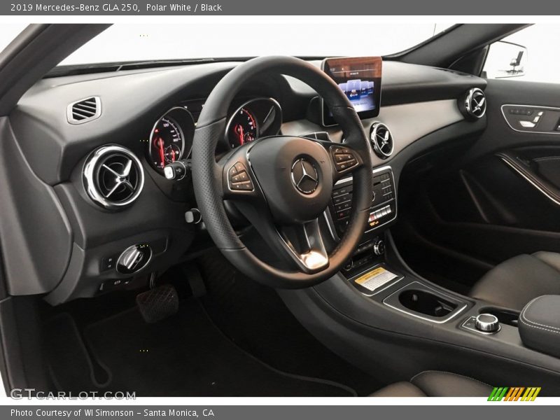 Polar White / Black 2019 Mercedes-Benz GLA 250