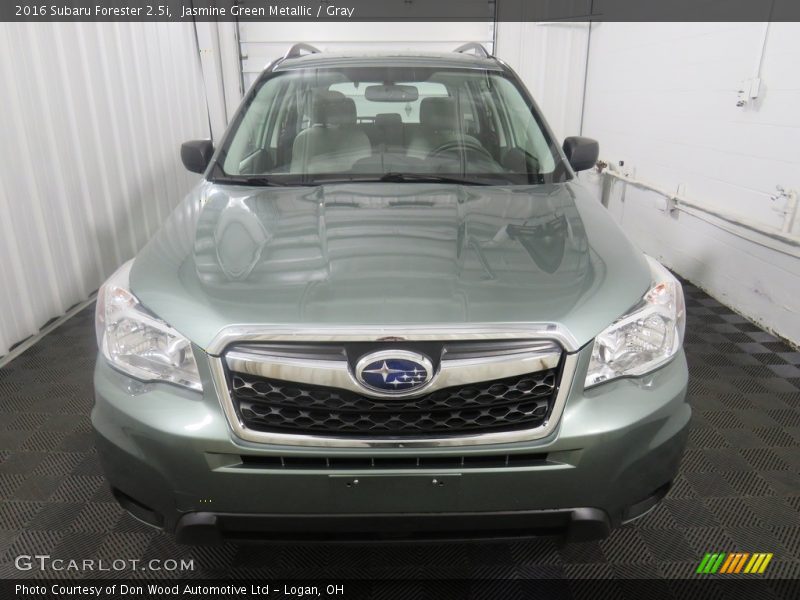 Jasmine Green Metallic / Gray 2016 Subaru Forester 2.5i