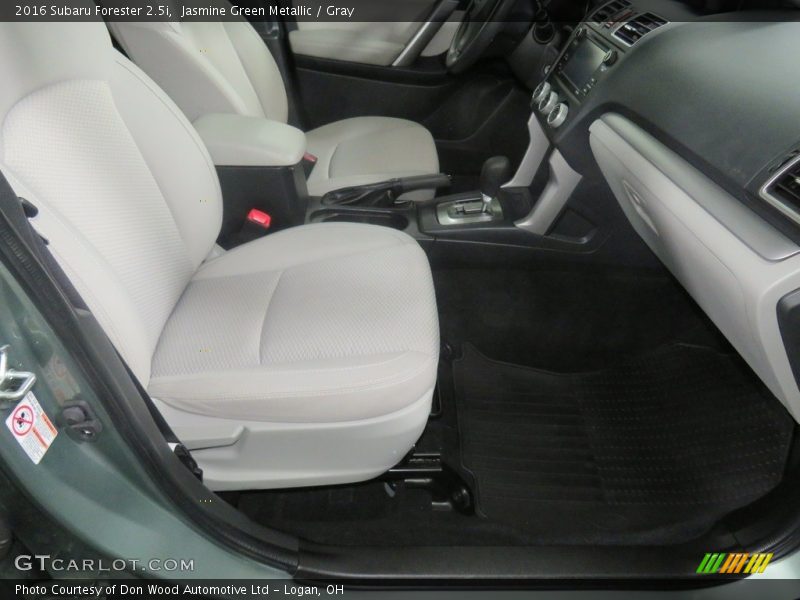 Jasmine Green Metallic / Gray 2016 Subaru Forester 2.5i